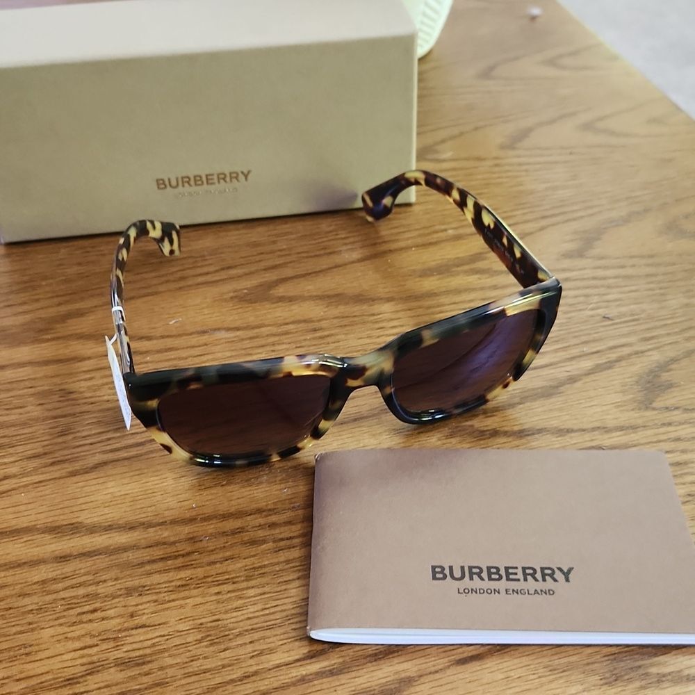 Burberry Tortoise Shell Sunglasses - Picture 5 of 6